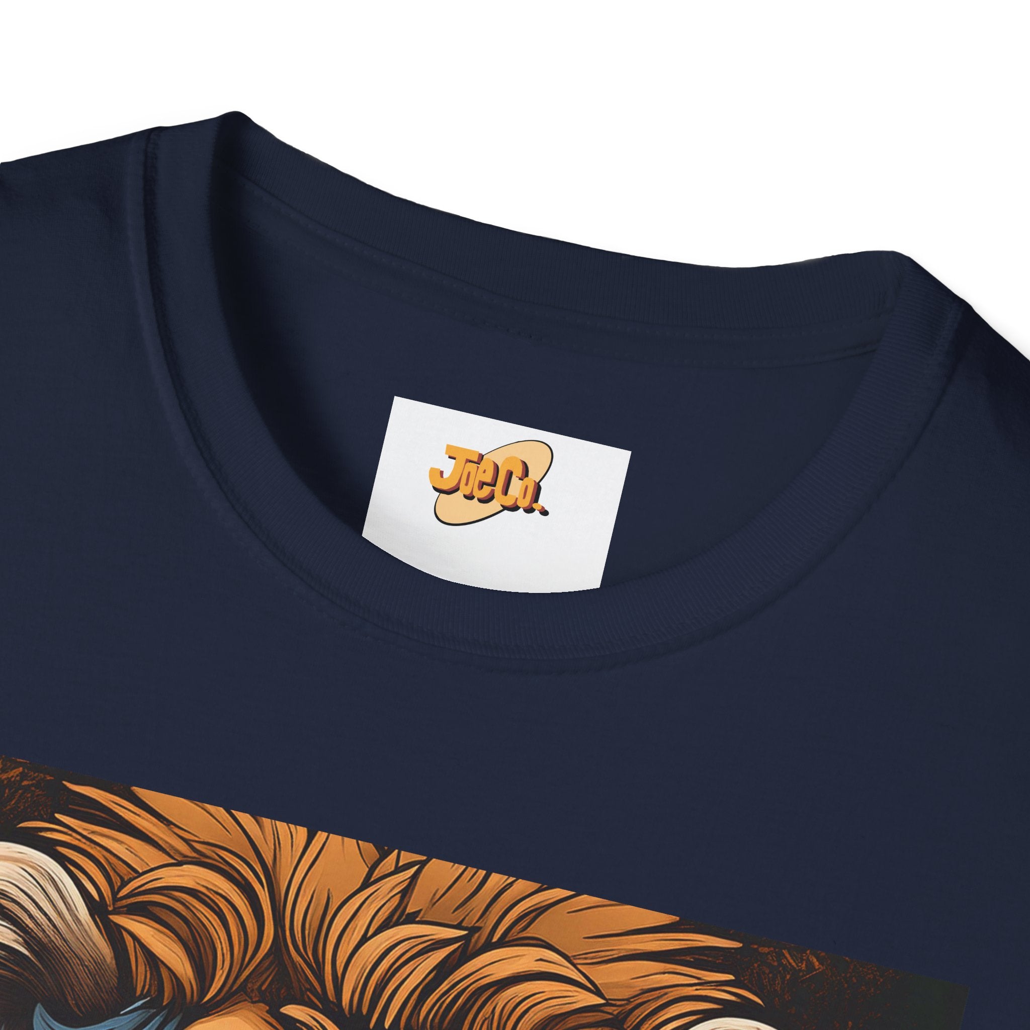 Majestic Lion Graphic T-Shirt — Bold Vintage Mane Artwork